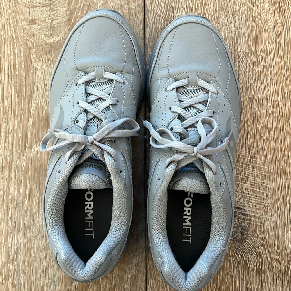 Saucony Women’s walk trac sneaker gray size 10, only worn twice, like new.